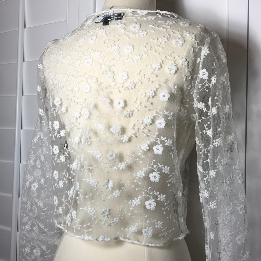 Sheer White Flower Detailed Top - Picture 3 of 5